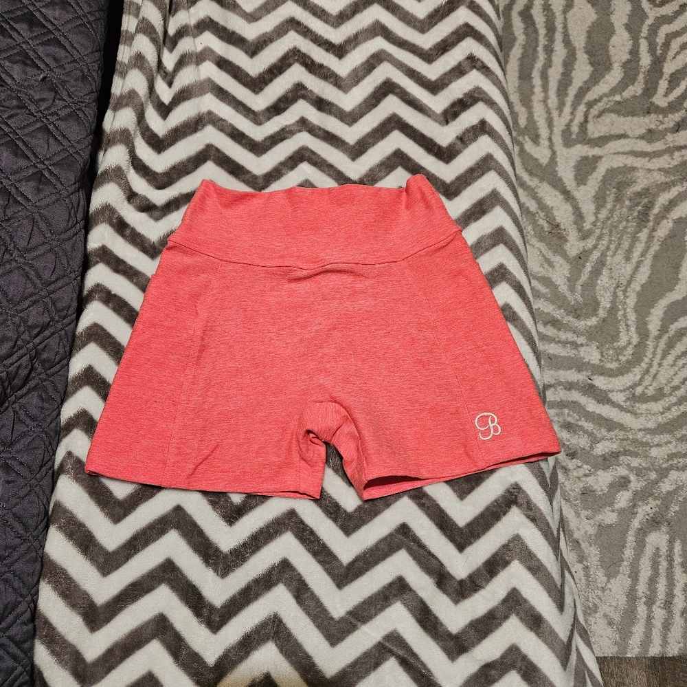 CURVES SHORTS